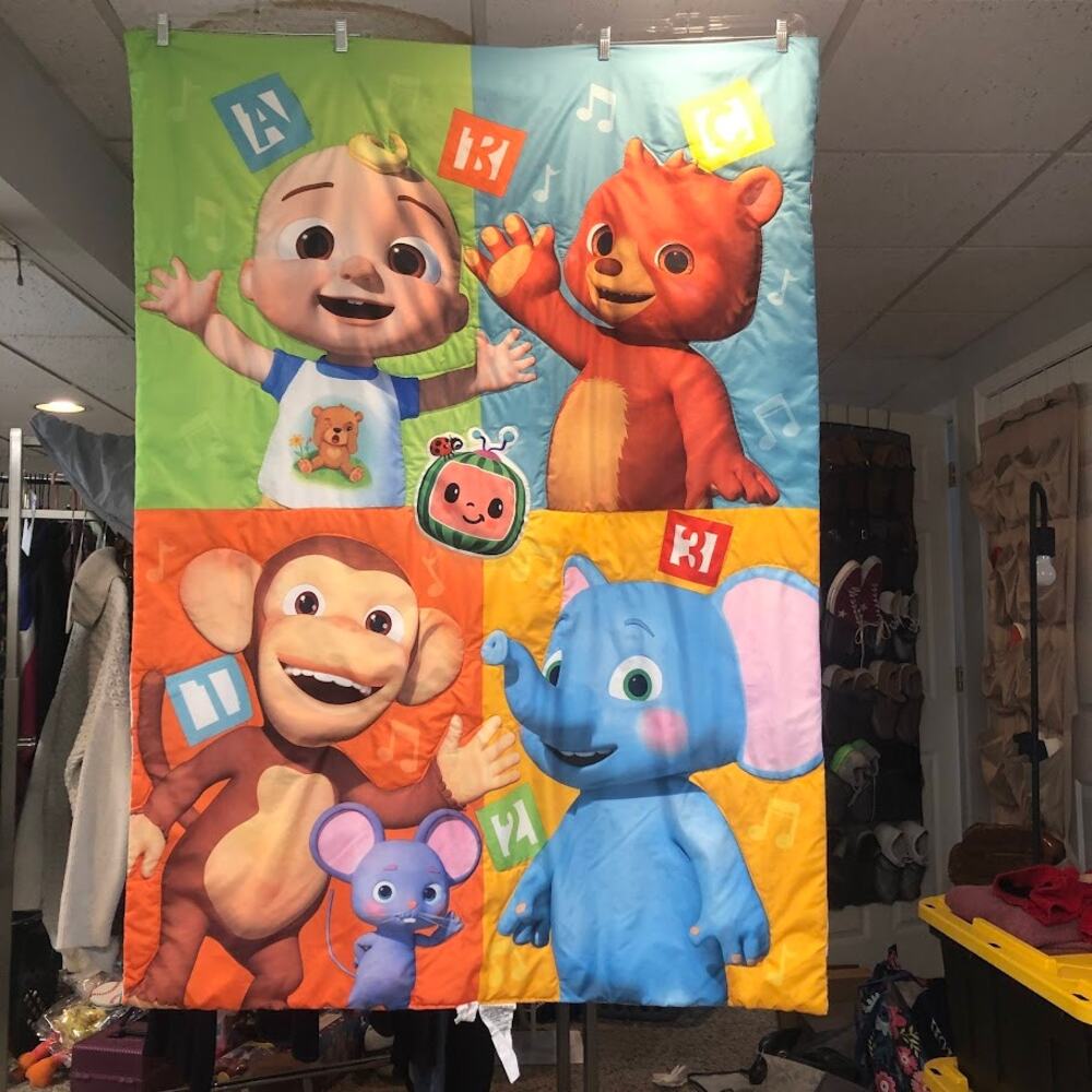 CoComelon Toddler Bedding Set – Reversible Comforter & Sheets